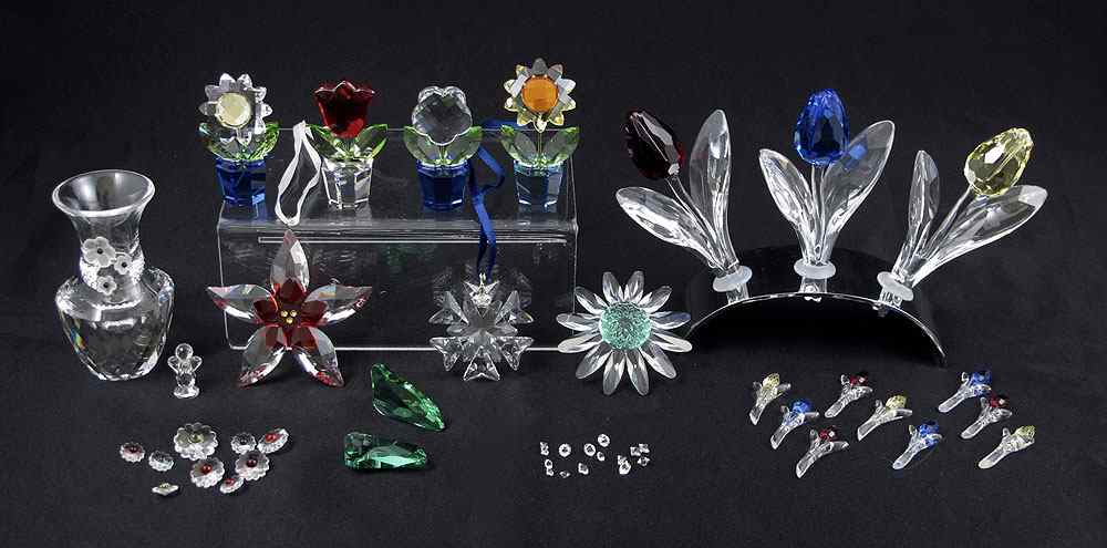 Appraisal: SWAROVSKI CRYSTAL FLOWERS Tray lot to include VASE team design