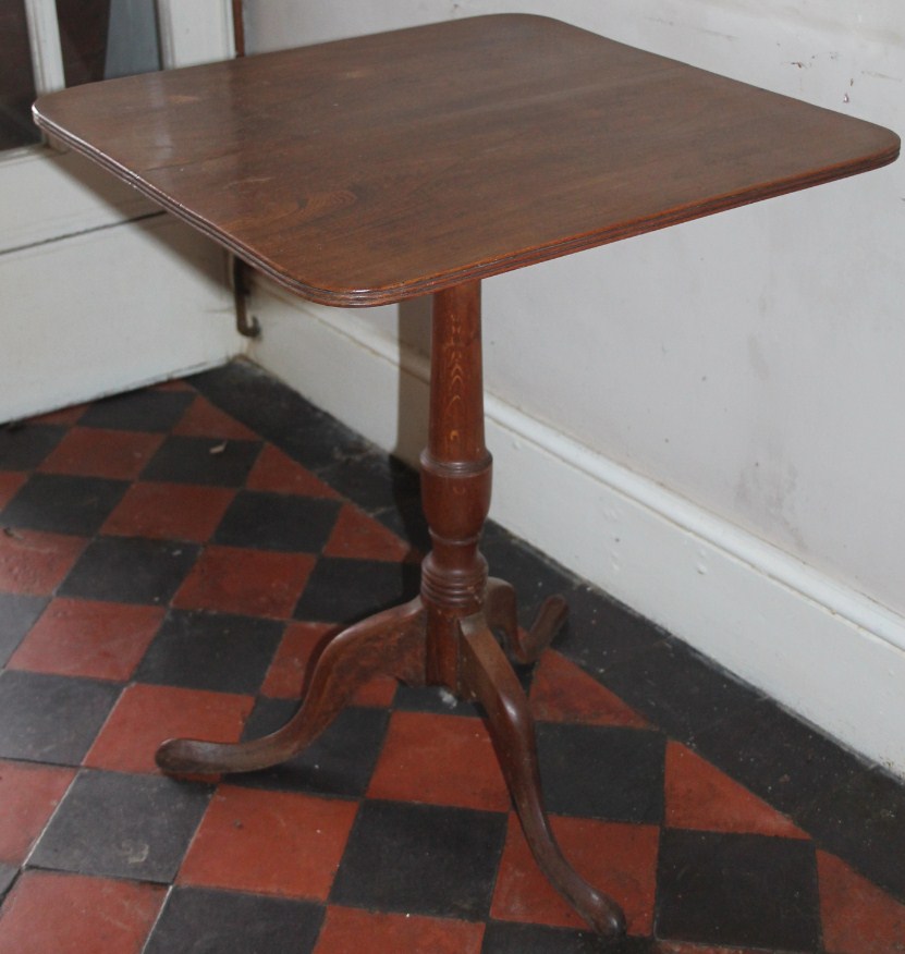 Appraisal: A thC ash and elm tripod table with tilt top