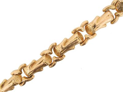 Appraisal: A gold log bracelet The links designed as logs cm