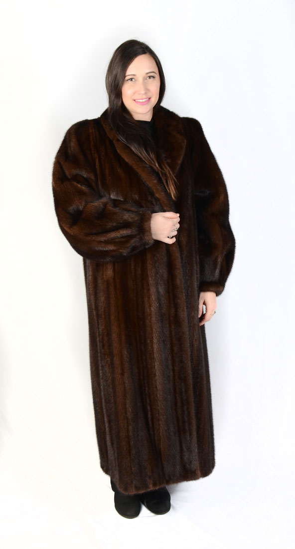 Appraisal: FULL LENGTH DARK BROWN MINK COAT FEMALE PELTS Luxurious to