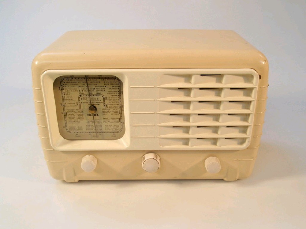 Appraisal: An Ultra wireless set in a cream Bakelite case model