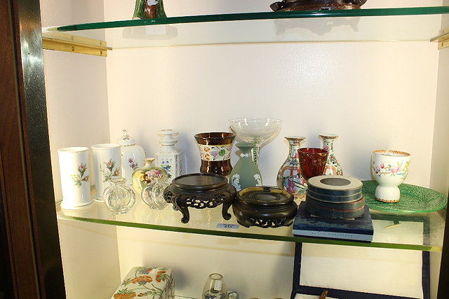 Appraisal: A GROUP OF ITEMS to include Royal Worcester Canton glass