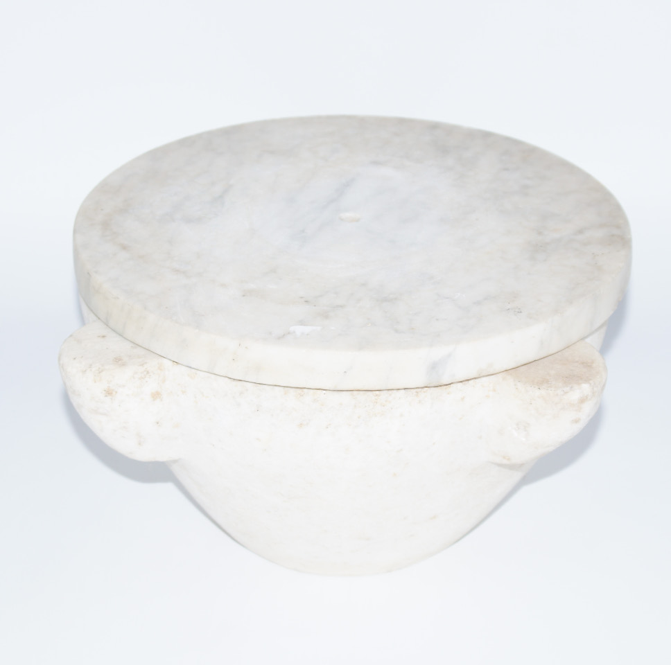 Appraisal: A marble mortar and cover x cm