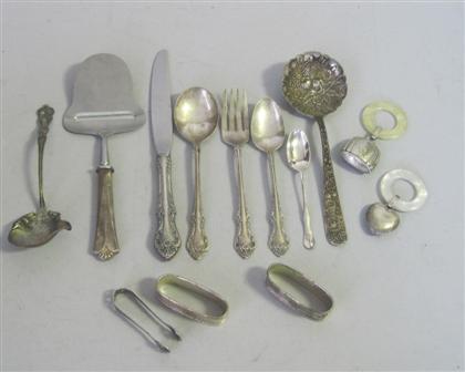 Appraisal: Oneida 'Melbourne' pattern sterling silver flatware setComprising dinner knives luncheon