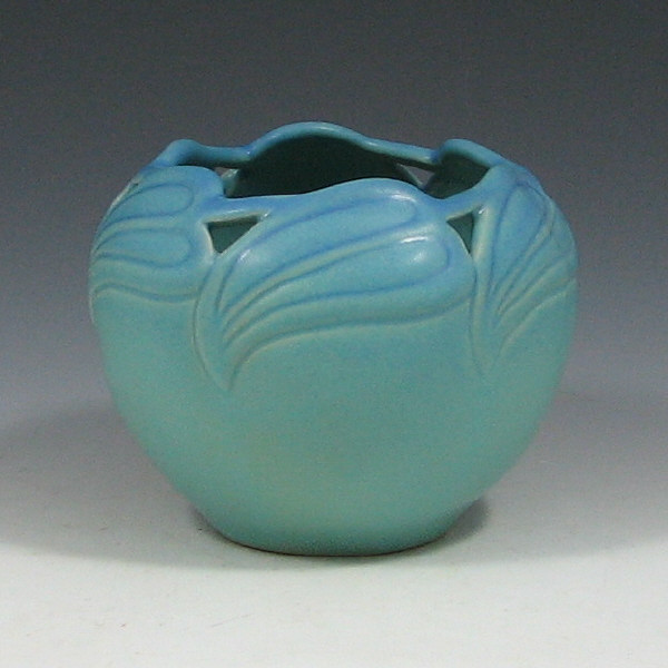 Appraisal: Van Briggle Philodendron Bowl - Mint Van Briggle philodendron bowl