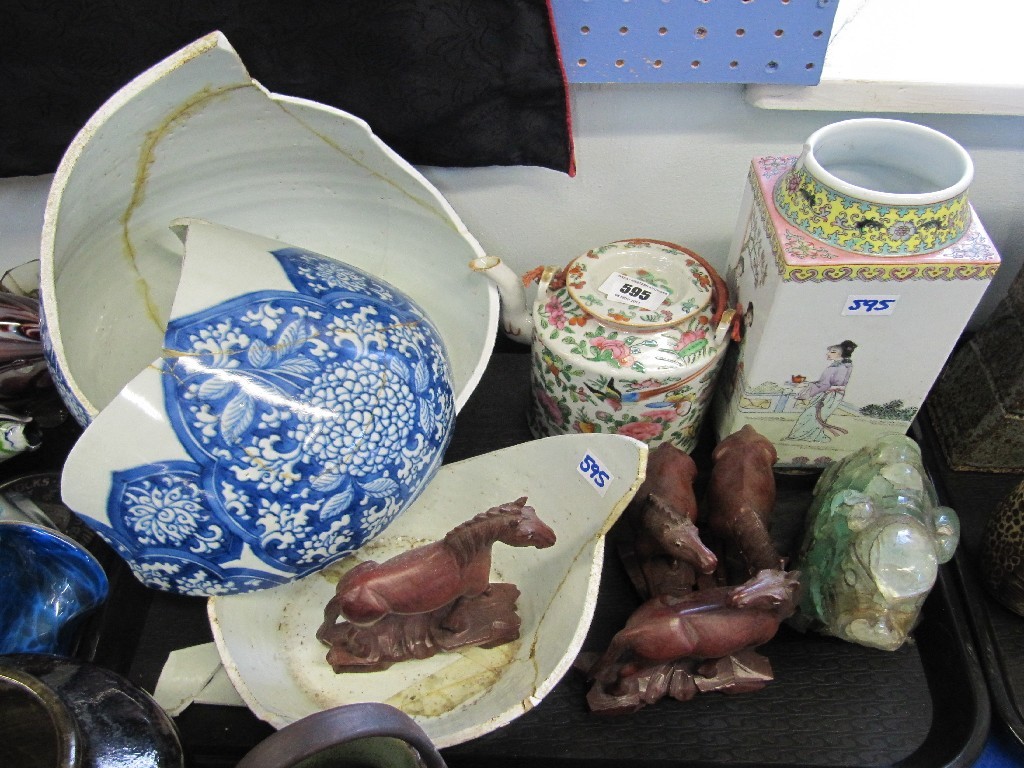 Appraisal: Tray lot of oriental wares to include blue and white