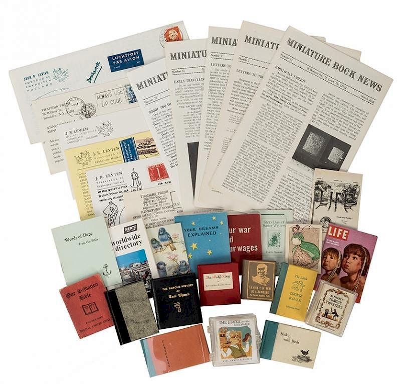 Appraisal: Collection of Mid-Century Miniature Books and Pamphlets Miniature Books Collection