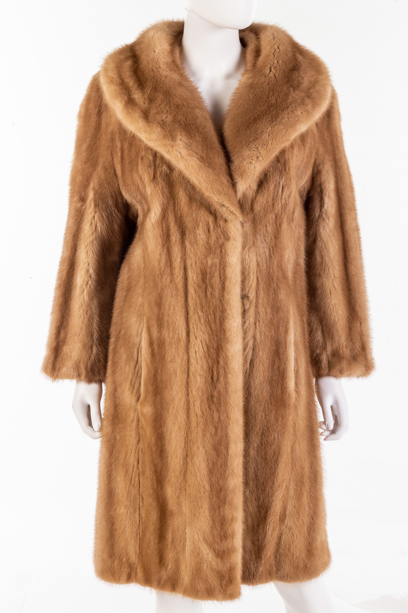 Appraisal: VINTAGE BROWN MINK FUR COAT th length fur coat shoulders