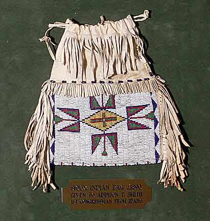 Appraisal: Native American bag in shadowbox frame bearing plaquette reading Sioux