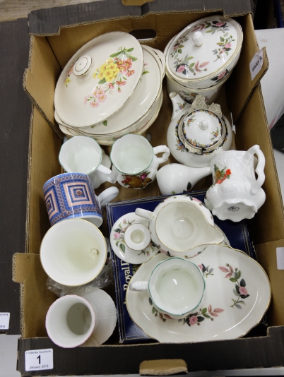 Appraisal: A collection of pottery to include various Wedgwood Hathaway Rose