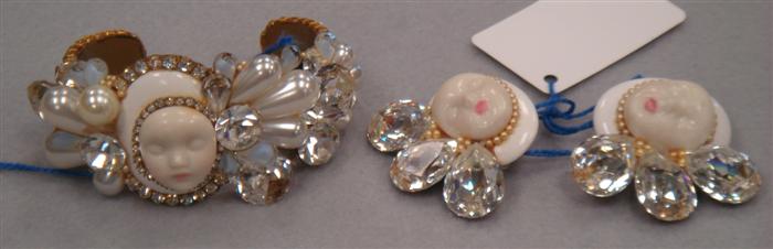 Appraisal: Wendy Gell ornate bracelet with matching earrings Estimate -