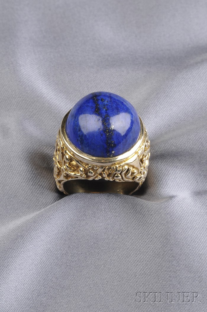 Appraisal: kt Gold and Lapis Lazuli Ring centering a lapis cabochon