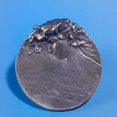 Appraisal: R LALIQUE Invitation medallion in silver metal to the opening