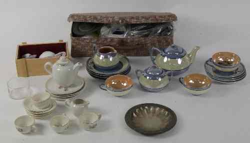 Appraisal: Sundry dolls tea services