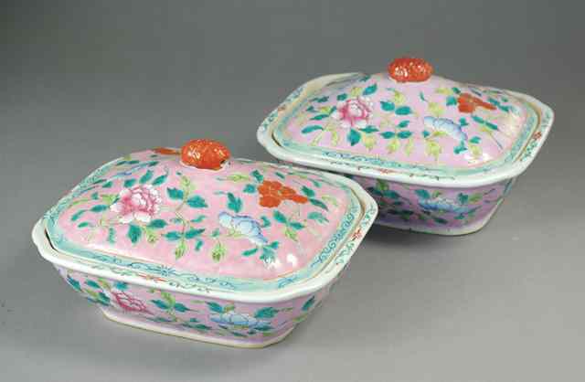 Appraisal: PAIR CHINESE COVERED SERVING BOWLS having turquoise interiors with colorful