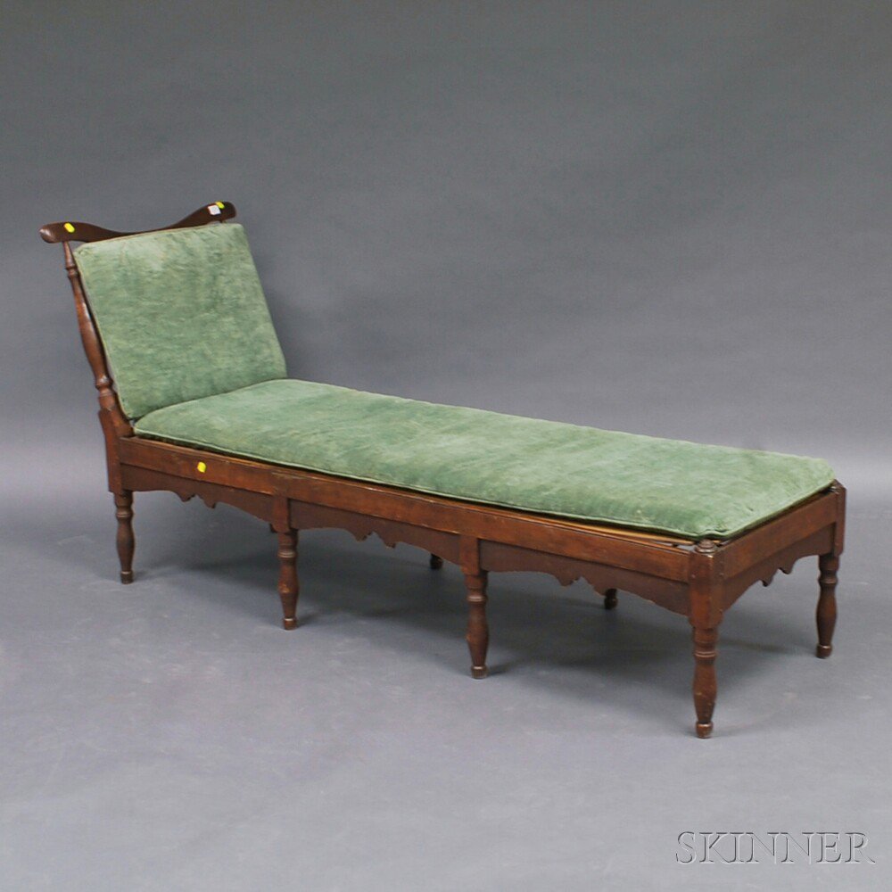 Appraisal: Country Maple Daybed America th th century the back with