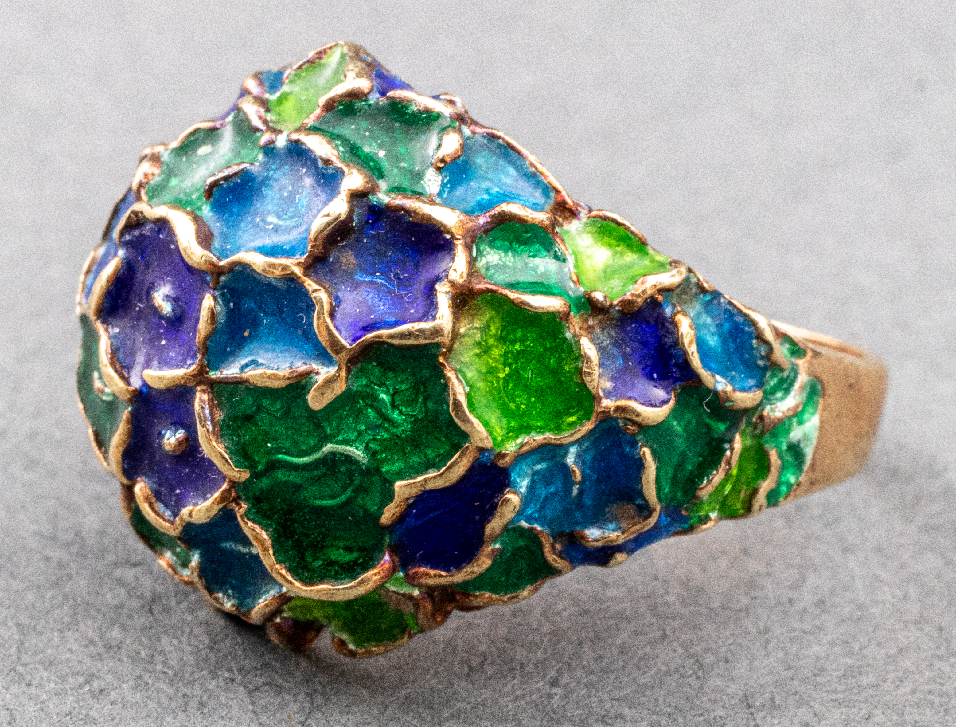 Appraisal: K YELLOW GOLD BLUE GREEN ENAMEL DOME RING Vintage K