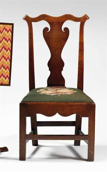 Appraisal: Chippendale walnut side chair pennsylvania late th century The serpentine