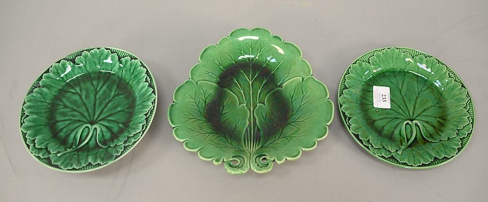 Appraisal: Thirteen piece group of leaf Majolica plates to include Wedgwood