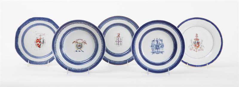 Appraisal: GROUP OF FIVE CHINESE EXPORT BLUE AND WHITE ARMORIAL PORCELAIN