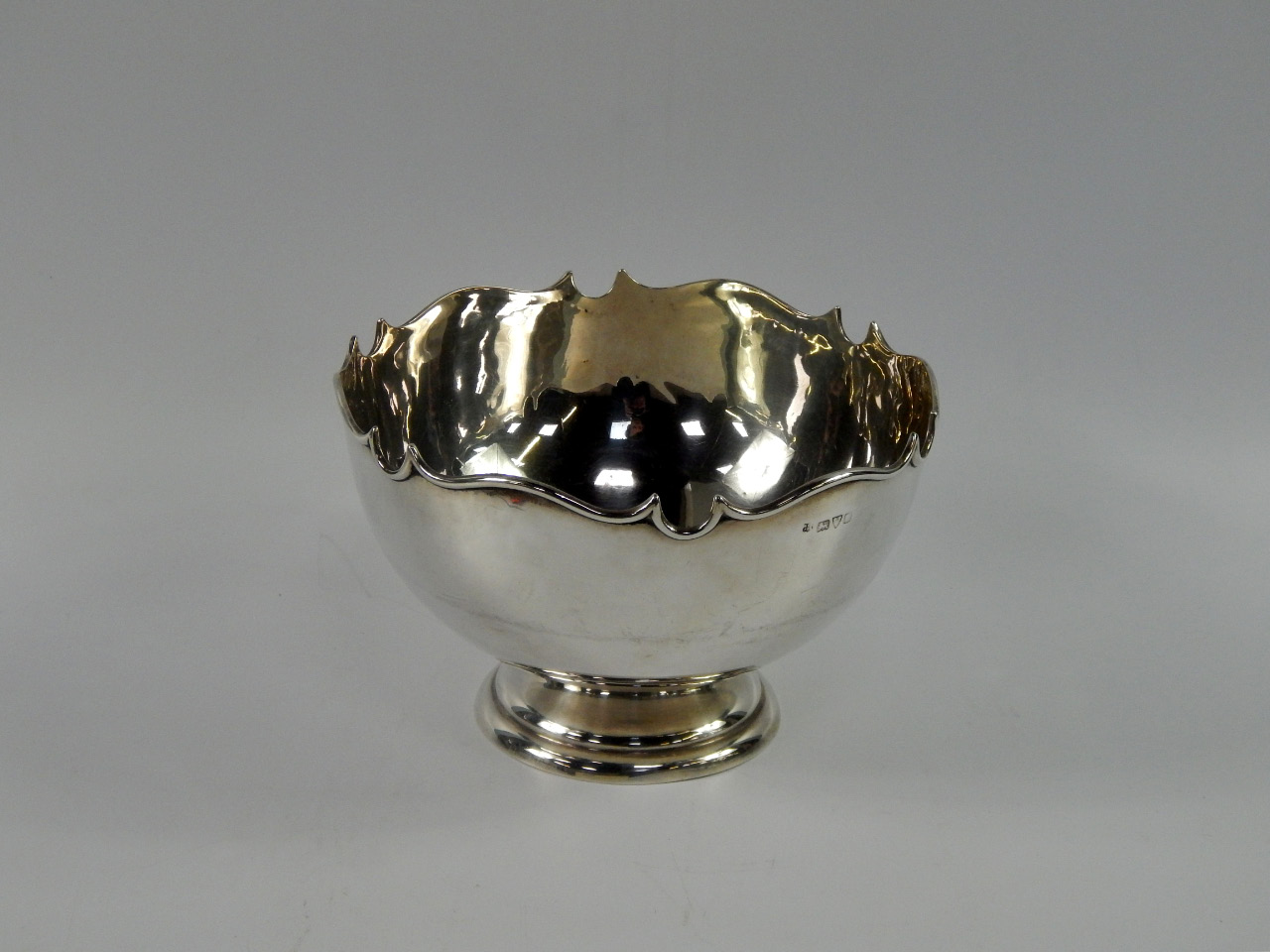 Appraisal: A George V silver pedestal fruit bowl Chester oz