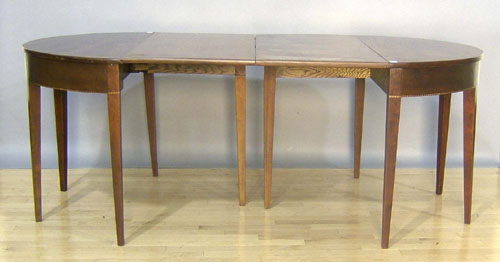 Appraisal: Federal mahogany dining table th c in parts having a