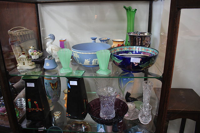 Appraisal: A COLLECTION OF ANTIQUE AND LATER CHINA AND GLASS to