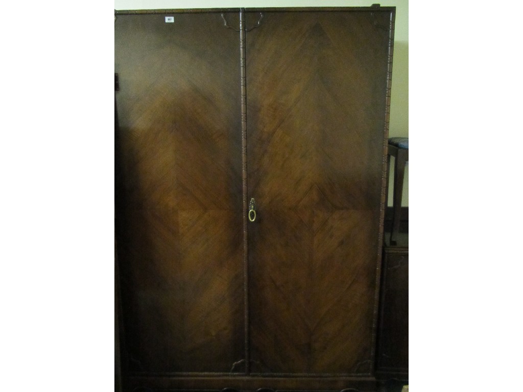 Appraisal: Mahogany composite bedroom suite seven pieces