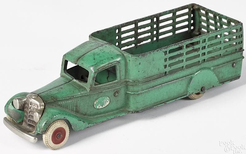 Appraisal: Arcade cast iron International stake truck Arcade cast iron International