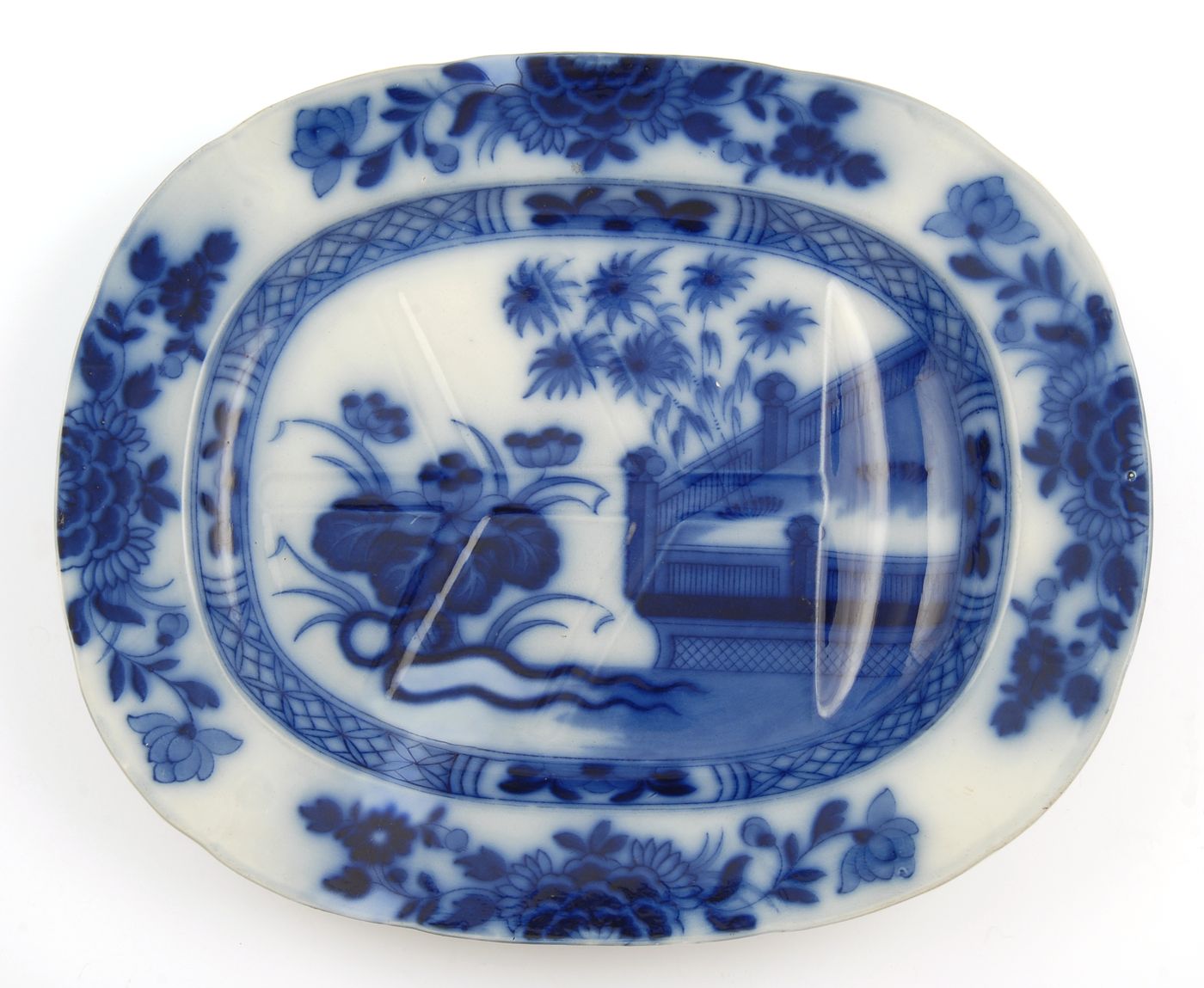 Appraisal: FLOW BLUE WELL TREE PLATTER English th CenturyIn the Oriental