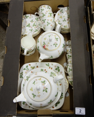 Appraisal: A collection of Wedgwood Wild Strawberry dinner Tea Ware