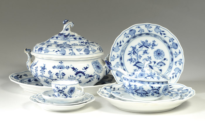 Appraisal: MEISSEN FINE CHINA SET forty-two pieces in the Blue Onion