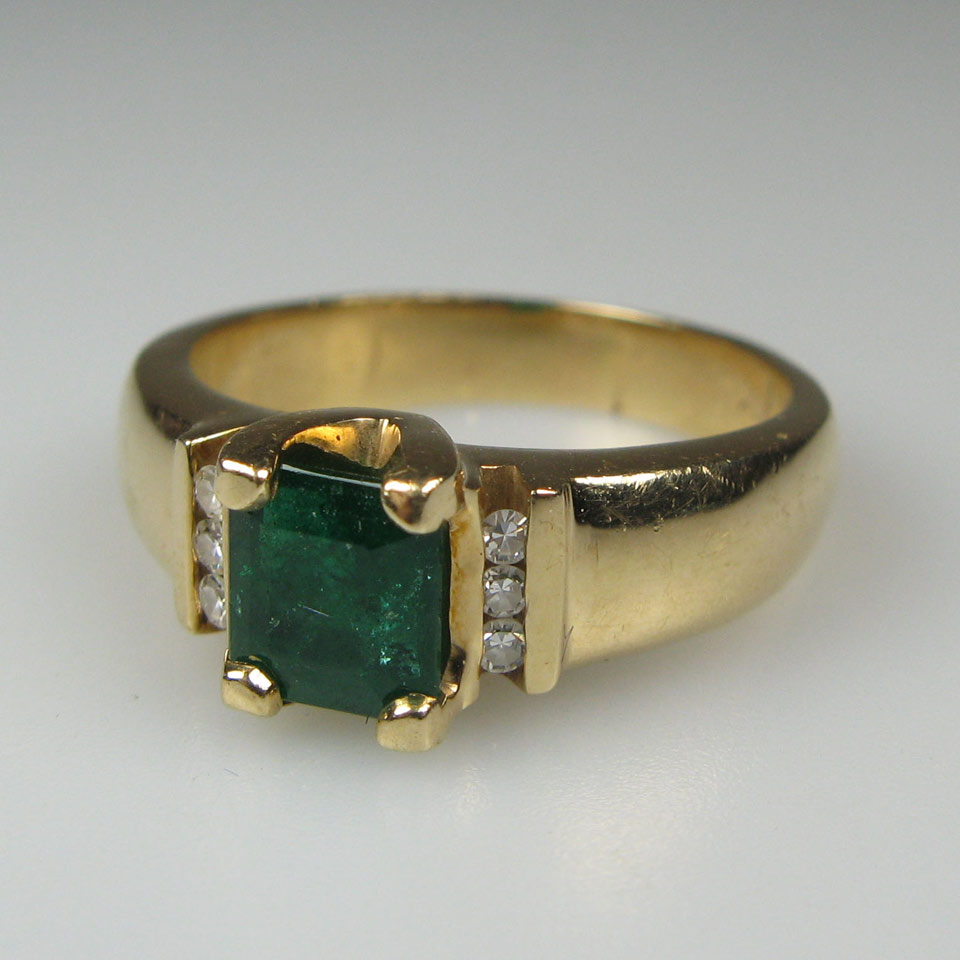 Appraisal: k Yellow Gold Ring set with an emerald cut emerald