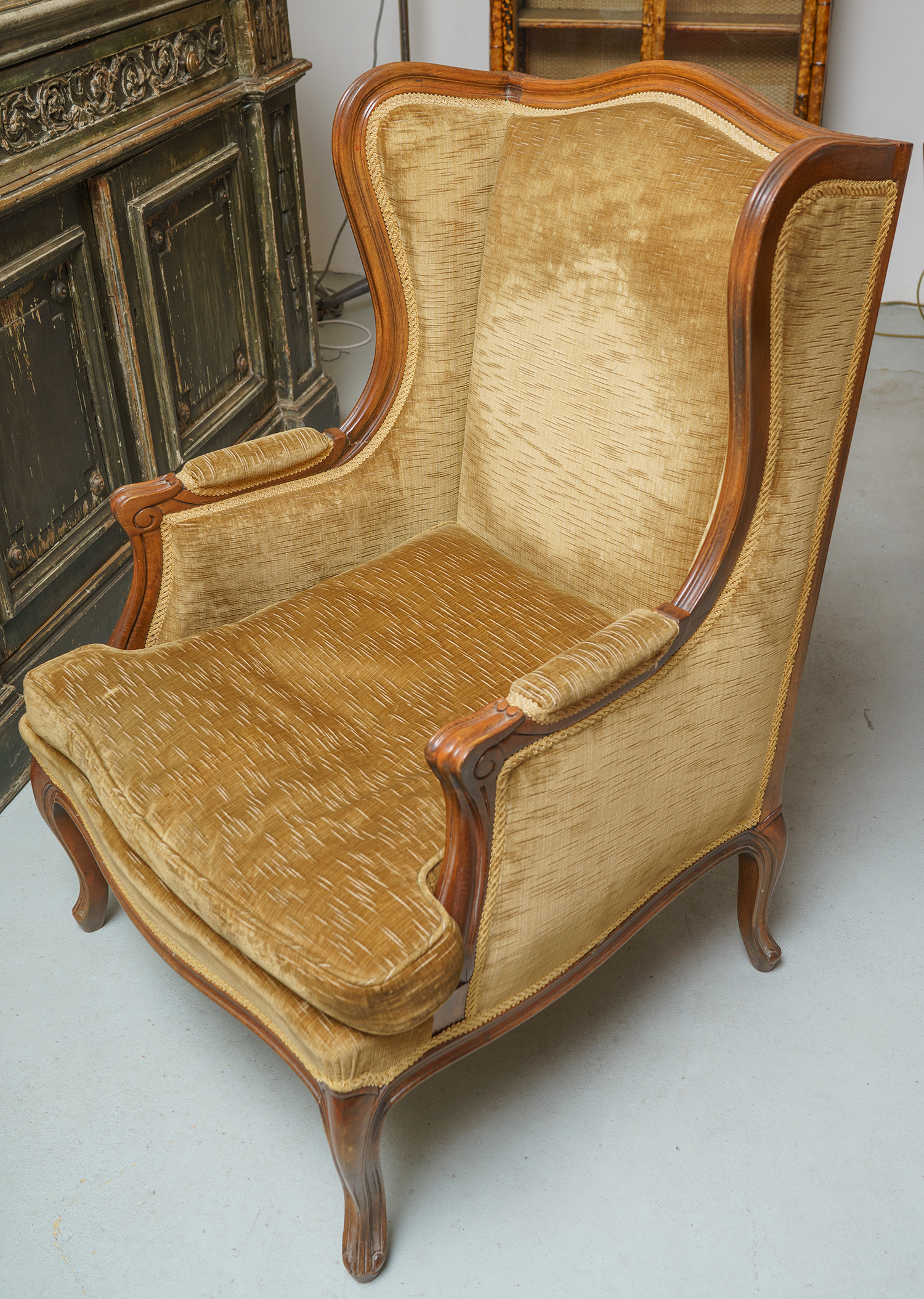 Appraisal: AN EARLY th CENTURY LOUISI XV INSPIRED FRENCH BERGERE Walnut