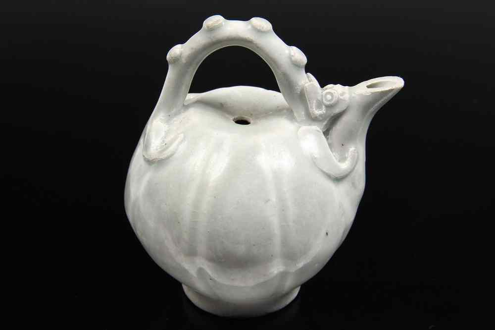 Appraisal: WATER DROPPER - Chinese Song Dynasty in the form of