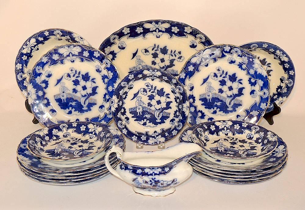 Appraisal: Nineteen Pieces of Flow Blue All in the Peking pattern