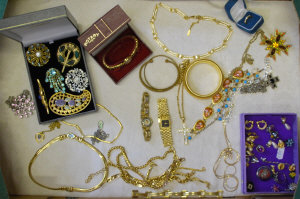 Appraisal: Large collection of vintage jewellery including necklaces watches brooches etc