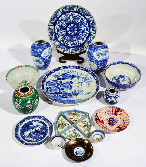 Appraisal: A COLLECTION OF VARIOUS ORIENTAL PORCELAIN including Japanese and Chinese