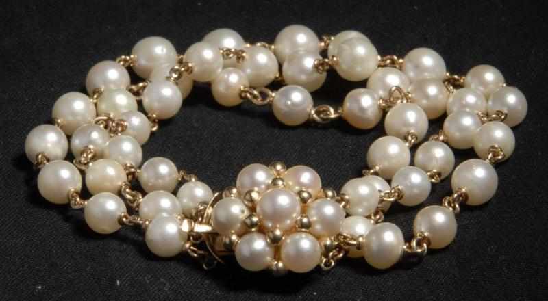 Appraisal: K Y Gold Akoya Pearl Bracelet Description Pearls - mm