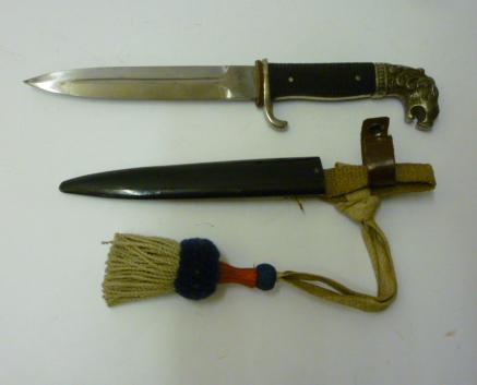 Appraisal: A GERMAN WORLD WAR ONE OFFICER'S TRENCH KNIFE possibly Bavarian