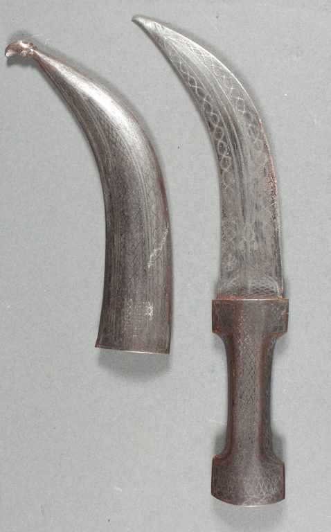 Appraisal: Indo-Persian jambiyya curved dagger th century curved double-edged blade inlaid