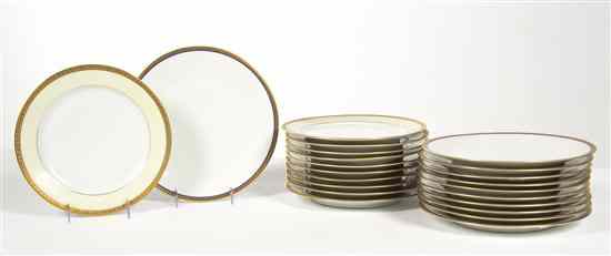 Appraisal: A Set of Eleven Bavarian Dinner Plates together with eleven