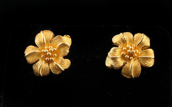 Appraisal: PAIR THAI HAND-CARVED HIGH KARAT YELLOW GOLD TEXTURED FIVE-PETAL FLOWERHEAD