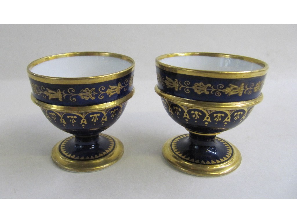 Appraisal: Pair of Flight Barr and Barr egg cups the royal