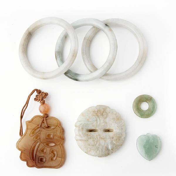 Appraisal: A collection of miscellaneous jade and hard stone items including