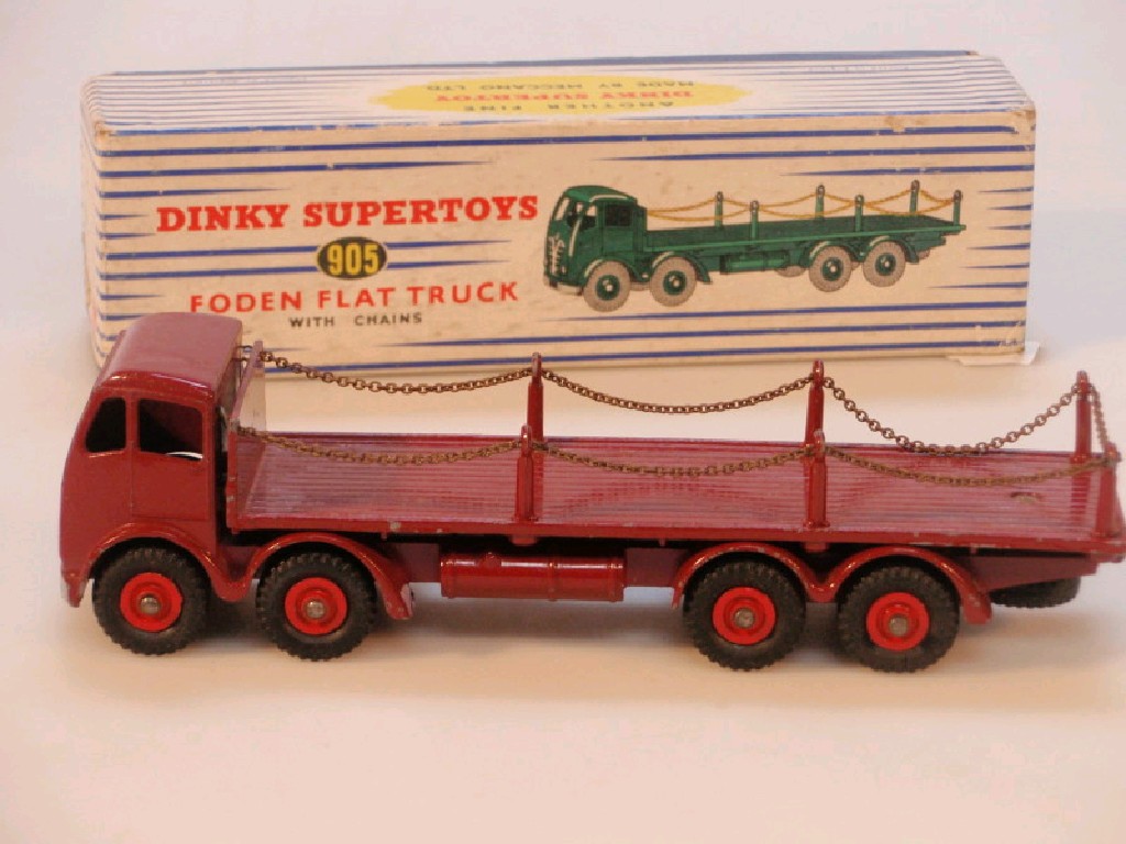 Appraisal: Dinky Super Toys Foden flat trick with chains boxed