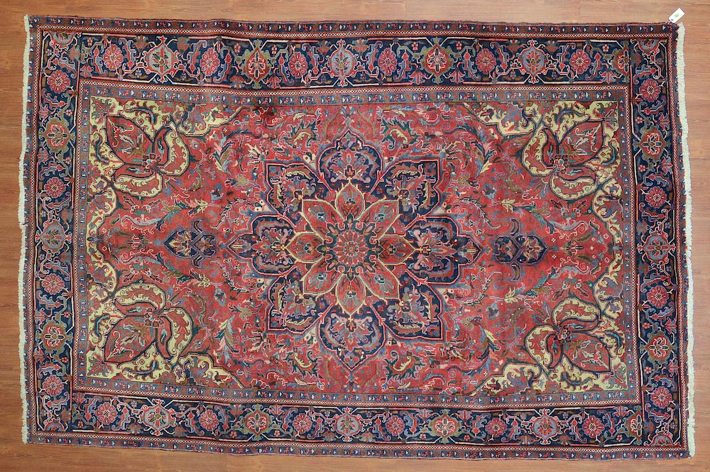 Appraisal: Persian Herez Rug approx x Iran circa Condition Some wear