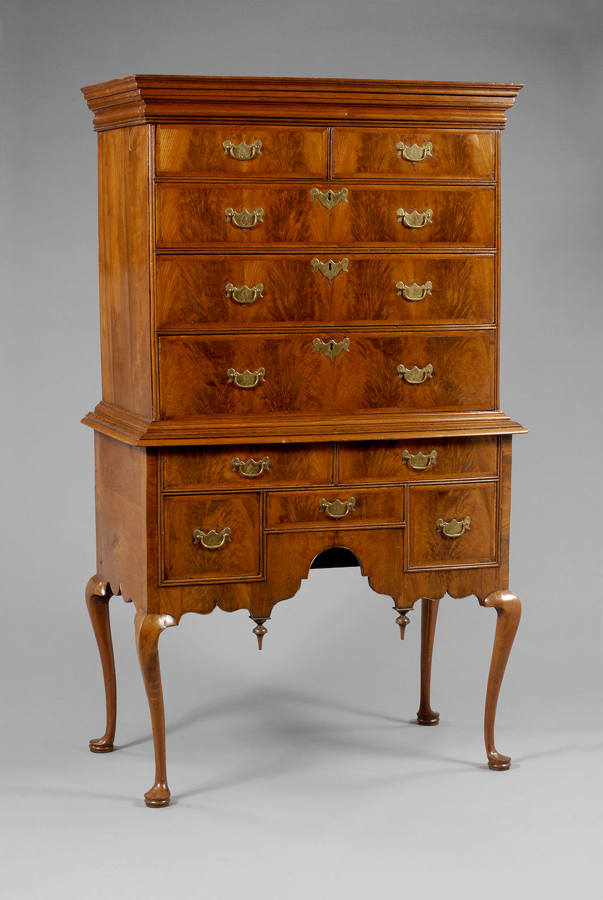 Appraisal: MASSACHUSETTS QUEEN ANNE WALNUT AND FIGURED WALNUT VENEER HIGHBOY In