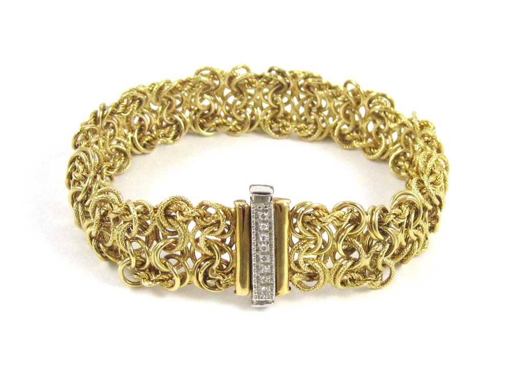 Appraisal: ITALIAN EIGHTEEN KARAT YELLOW GOLD BRACELET measuring - inches in