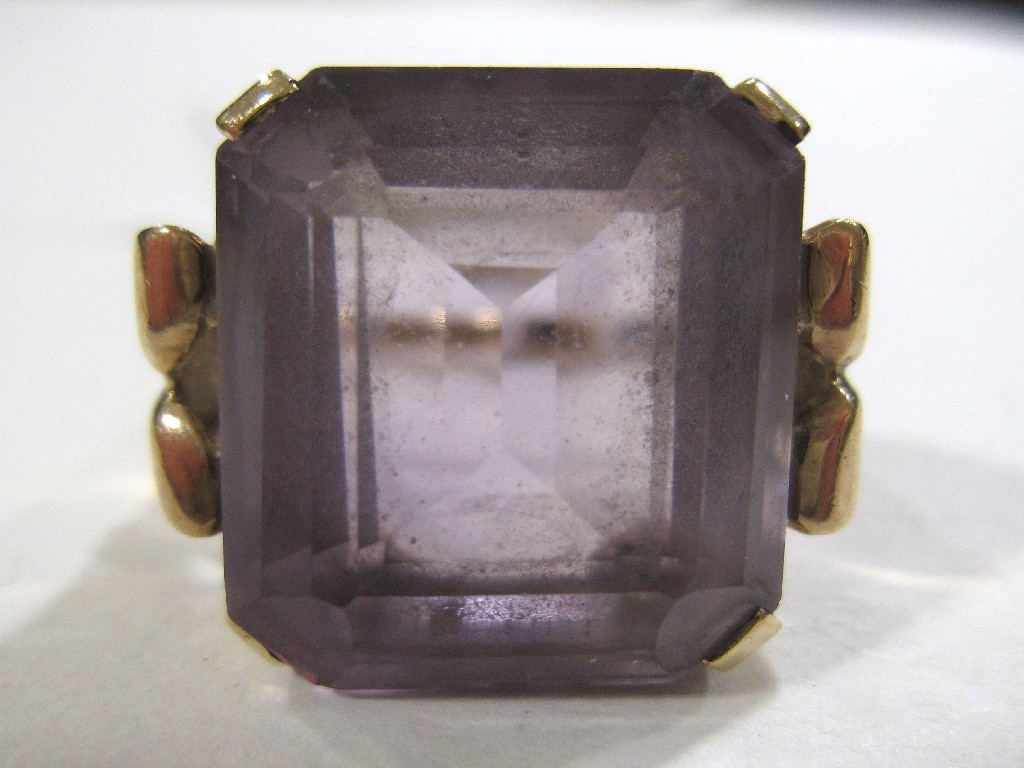 Appraisal: Gold amethyst single stone ring with large cushion cut amethyst